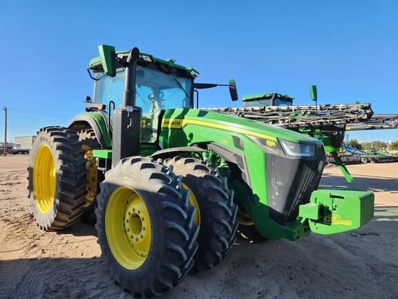 Image of John Deere 8R 230 equipment image 1