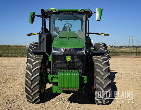Image of John Deere 8R 230 equipment image 2