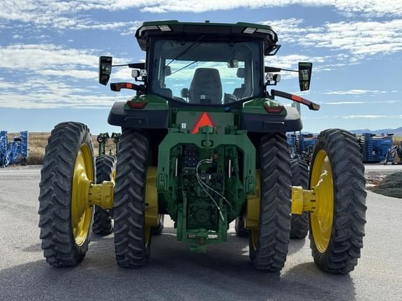Image of John Deere 8R 230 equipment image 3