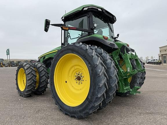 Image of John Deere 8R 230 equipment image 2