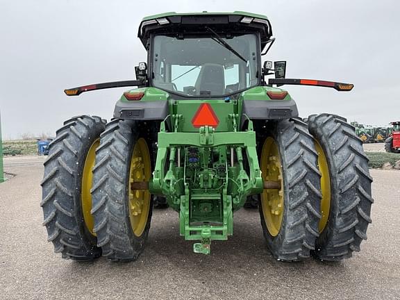 Image of John Deere 8R 230 equipment image 3