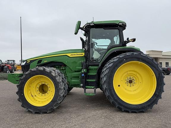 Image of John Deere 8R 230 equipment image 1