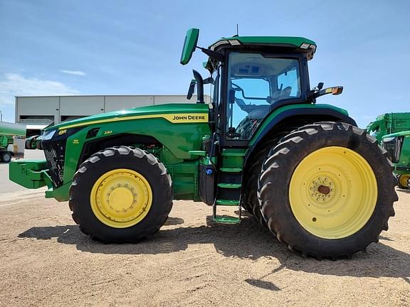 Image of John Deere 8R 230 equipment image 1