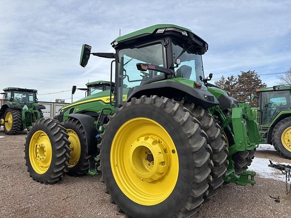 Image of John Deere 8R 230 equipment image 2