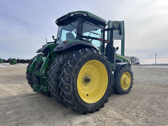 Image of John Deere 8R 230 equipment image 3