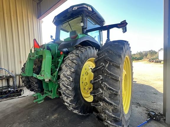 Image of John Deere 8R 230 equipment image 3