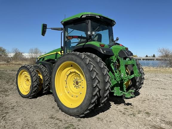 Image of John Deere 8R 230 equipment image 2