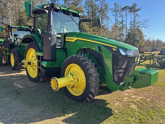 Image of John Deere 8R 230 equipment image 3