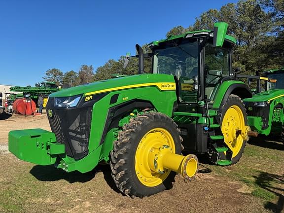 Image of John Deere 8R 230 equipment image 1