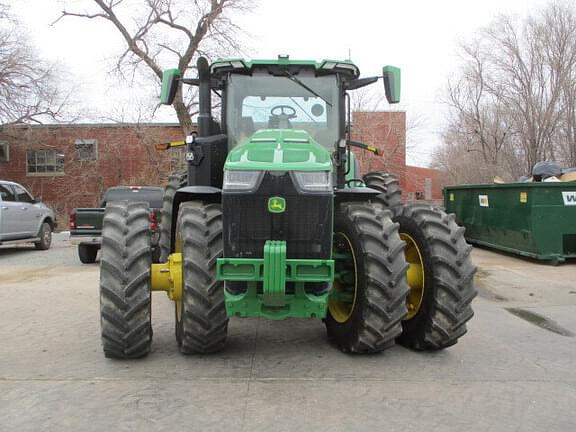 Image of John Deere 8R 230 equipment image 4