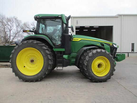 Image of John Deere 8R 230 equipment image 3