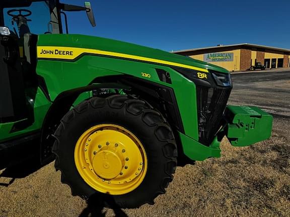 Image of John Deere 8R 230 equipment image 2