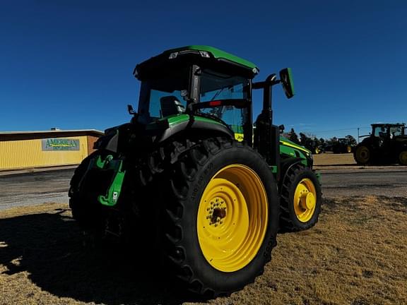 Image of John Deere 8R 230 equipment image 3