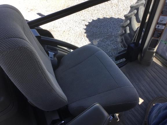 Image of John Deere 8R 230 equipment image 2