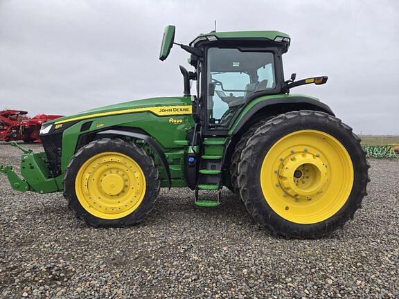 Image of John Deere 8R 230 equipment image 1