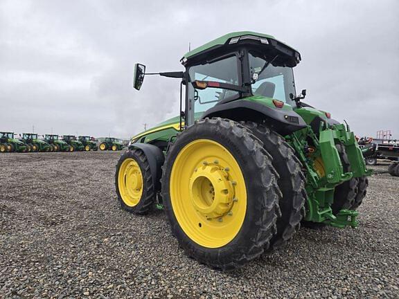 Image of John Deere 8R 230 equipment image 2