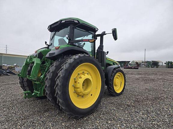 Image of John Deere 8R 230 equipment image 4