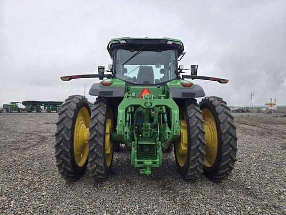 Image of John Deere 8R 230 equipment image 3