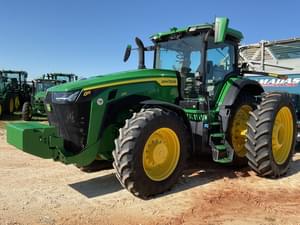 2023 John Deere 8R 230 Image