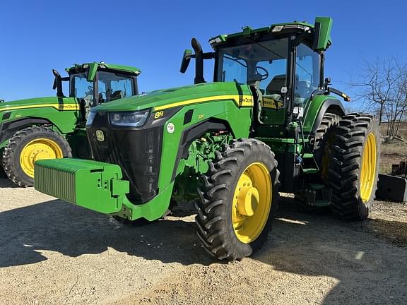 Image of John Deere 8R 230 equipment image 1