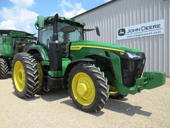 Image of John Deere 8R 230 equipment image 3