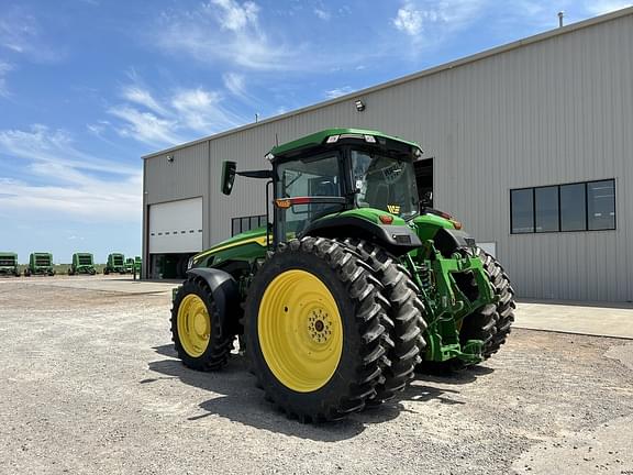 Image of John Deere 8R 230 equipment image 2