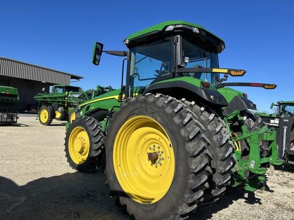 Image of John Deere 8R 230 equipment image 4