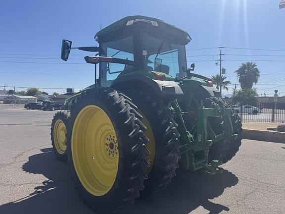 Image of John Deere 8R 230 equipment image 2