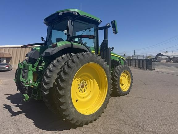 Image of John Deere 8R 230 equipment image 4