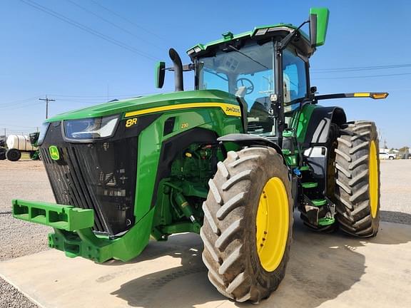 Image of John Deere 8R 230 equipment image 3