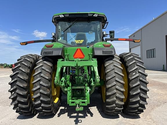 Image of John Deere 8R 230 equipment image 3