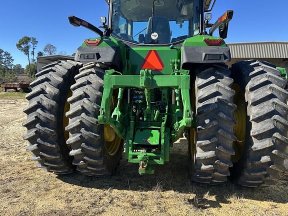 Image of John Deere 8R 230 equipment image 3