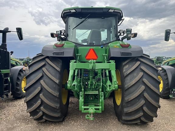 Image of John Deere 8R 230 equipment image 4