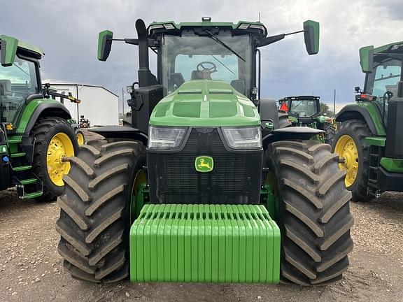 Image of John Deere 8R 230 equipment image 1