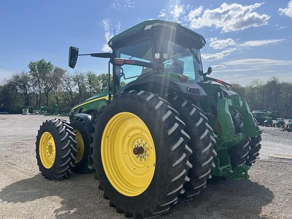 Image of John Deere 8R 230 equipment image 4