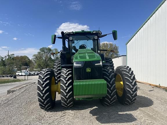 Image of John Deere 8R 230 equipment image 2