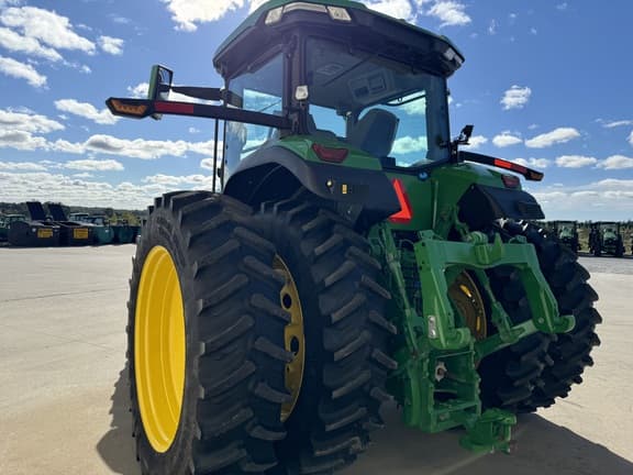 Image of John Deere 8R 230 equipment image 4