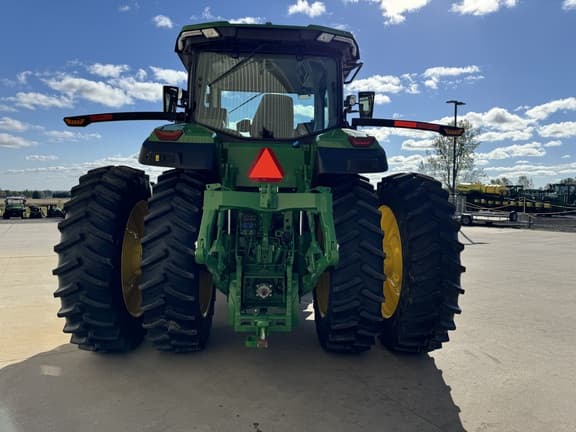 Image of John Deere 8R 230 equipment image 3