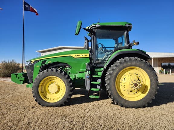 Image of John Deere 8R 230 equipment image 1