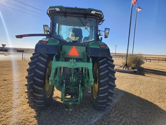 Image of John Deere 8R 230 equipment image 3