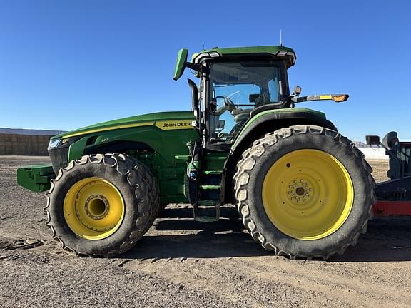 Image of John Deere 8R 230 equipment image 1