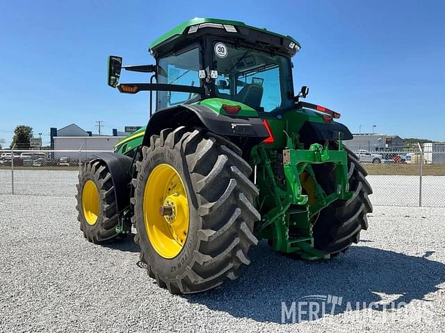 Image of John Deere 8R 230 equipment image 2