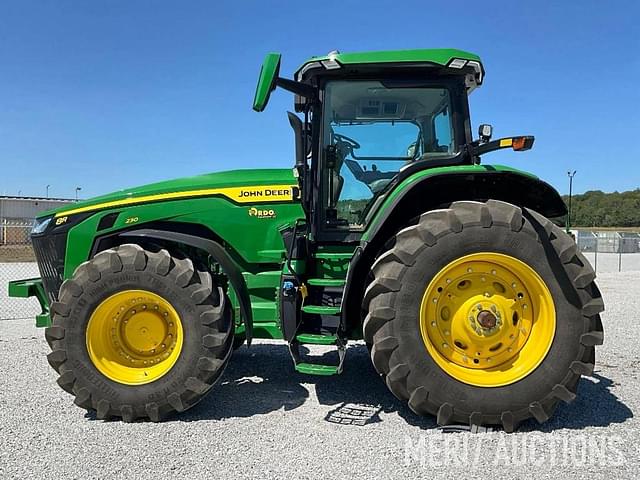 Image of John Deere 8R 230 equipment image 1