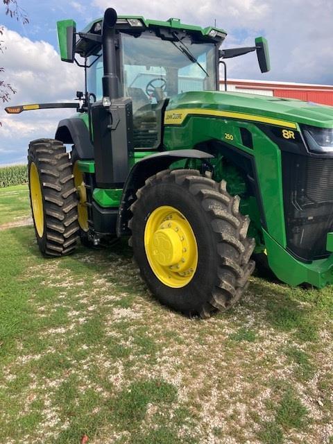 Image of John Deere 8R 250 equipment image 1