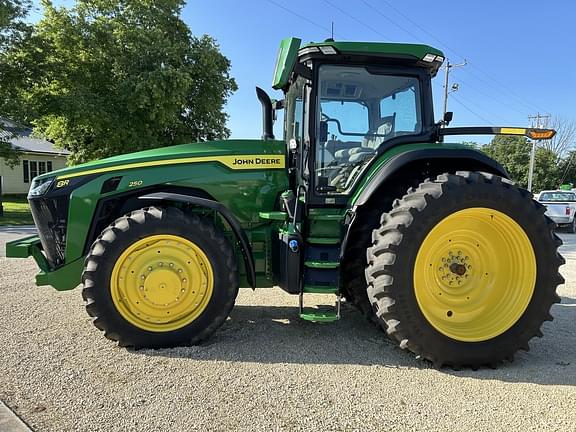 Image of John Deere 8R 250 equipment image 1