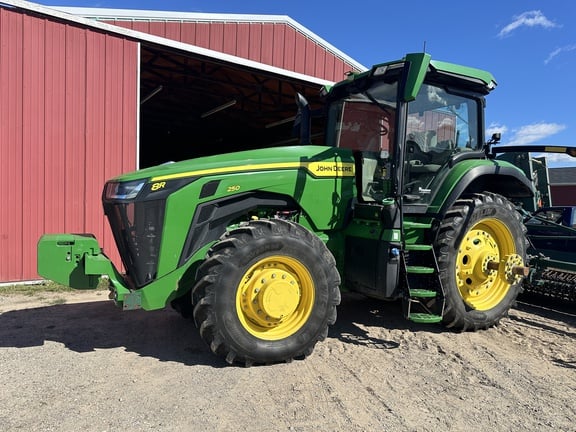 2023 John Deere 8R 250 Equipment Image0