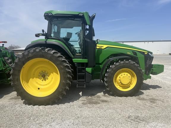 Image of John Deere 8R 250 equipment image 1
