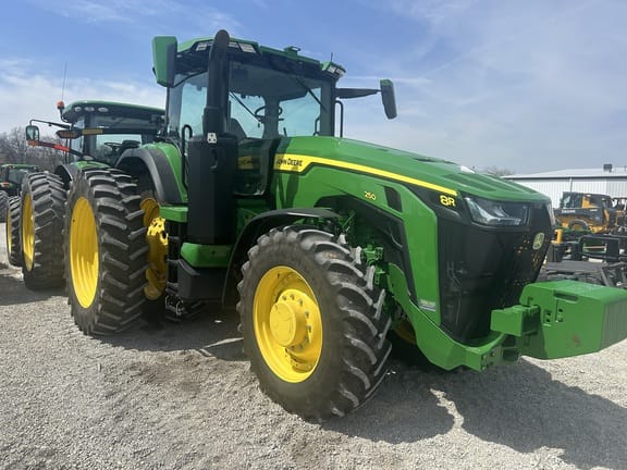 2023 John Deere 8R 250 Equipment Image0