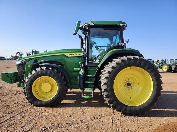 Image of John Deere 8R 250 equipment image 1