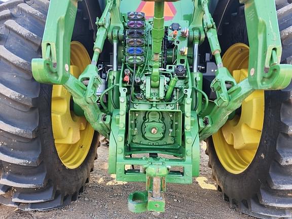 Image of John Deere 8R 250 equipment image 4